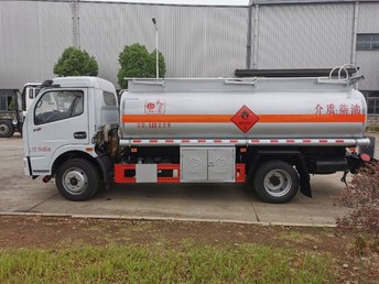 東風(fēng)八噸油罐車 多噸位選擇，分期無憂，包上戶一站式服務(wù)